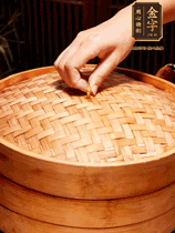 麻辣香腸蒸10分鐘，切成片，蒜苗切斜段，姜蒜干辣椒小米椒切碎