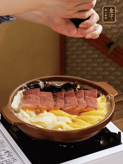 加水沒過食材，煮15-20分鐘